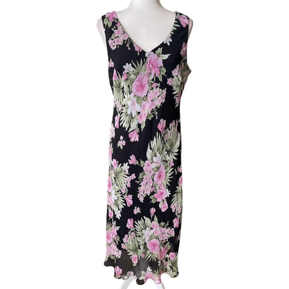 Y2k Vintage Dressbarn black floral maxi dress with V-neckline Size 14